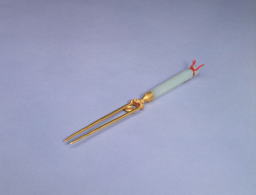 图片[1]-Gold inlaid jade handle fork-China Archive